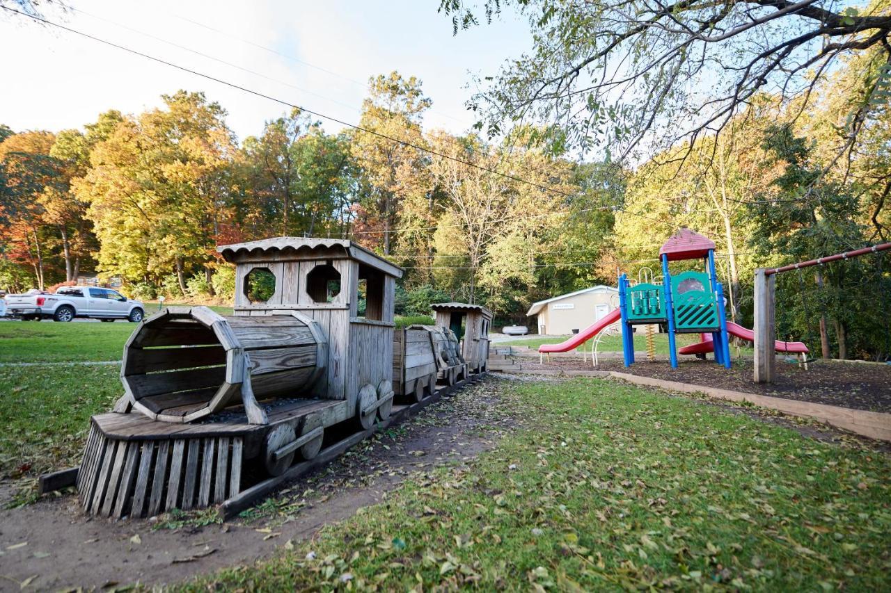 Spring Gulch Screened Park Model 6 Mount Airy Extérieur photo
